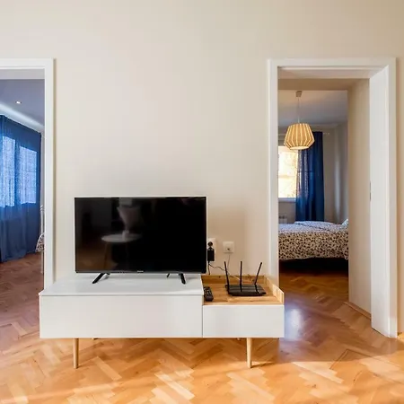 Apartment Zaimov's Balcony | Central Two Bedroom Splendid